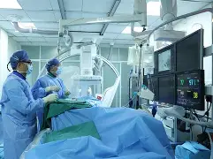 包含英格兰联赛一哥接受手术治疗的词条